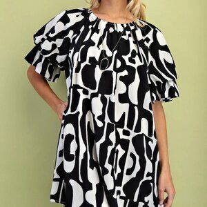 Brand New Ladies Black & White Geometric Print Loose Fit Mini Dress Size Medium